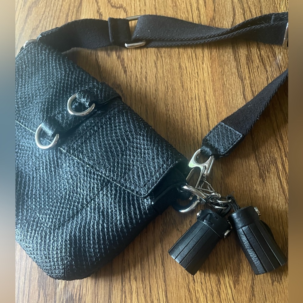 L.A.M.B. Gwen Stefani Black 100% Leather SnakeTextured Asymmetric Crossbody Bag - Picture 4 of 11